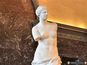 a-louvre-venus-logo-1.jpg