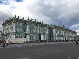 russia-sao-petersburgo-hermitage-frente-logo-1.jpg